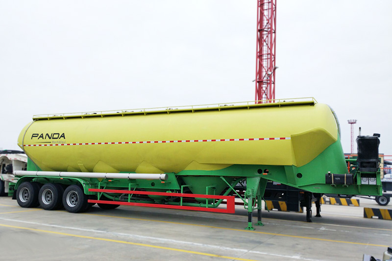 Dry bulk flour tanker